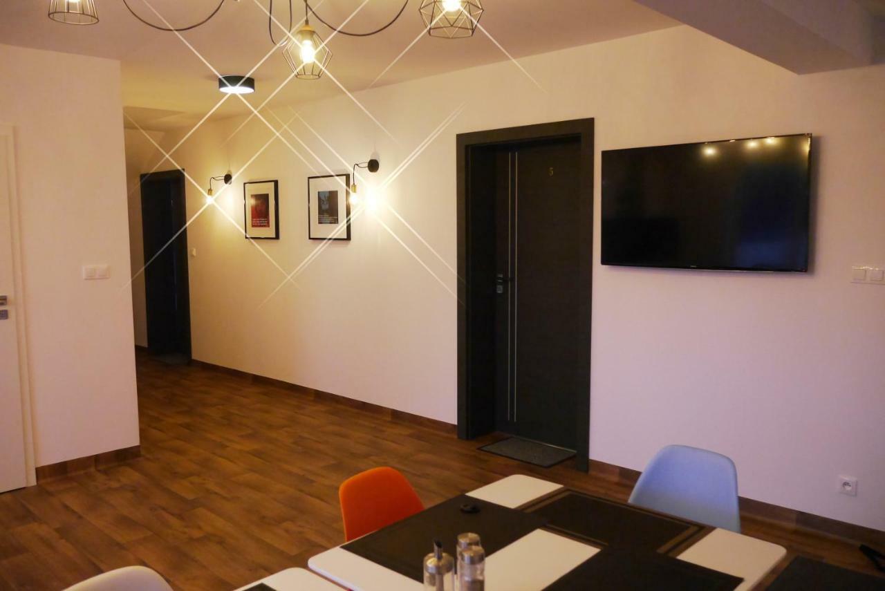 Obiekt Noclegowy Ocelot Pruszków Exteriér fotografie